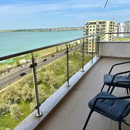 Lotus Loft Mamaia-nord Apartment